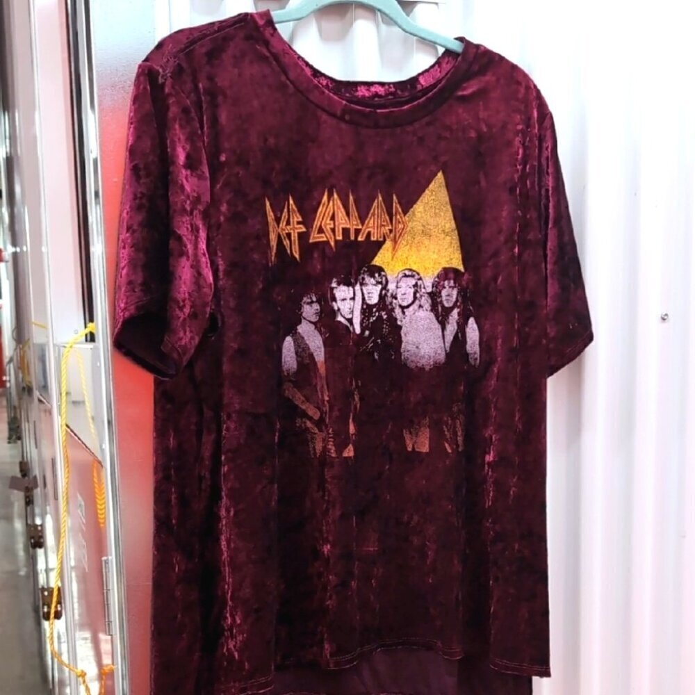 Def Leppard crushed velvet retro Graphic Crew Neck T-Shirt